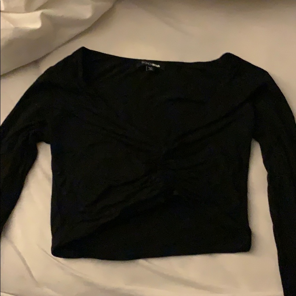 Fashion Nova crop top in black size small